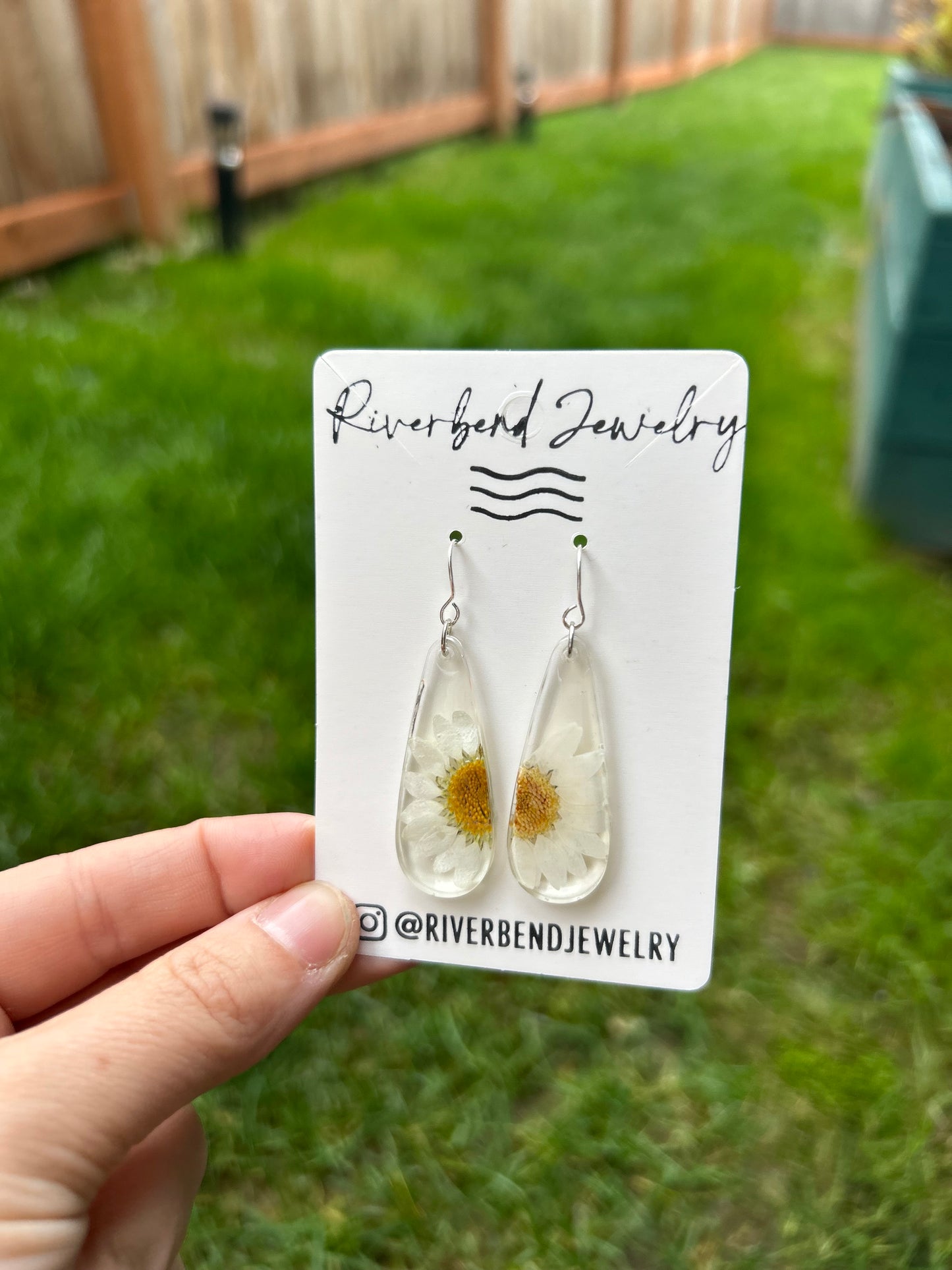 White Daisy Teardrops