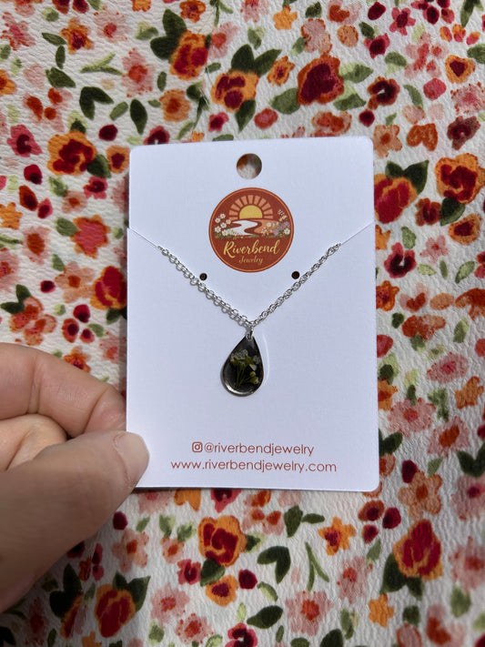 Handcrafted Botanical Resin Necklace with Real Pressed Flowers