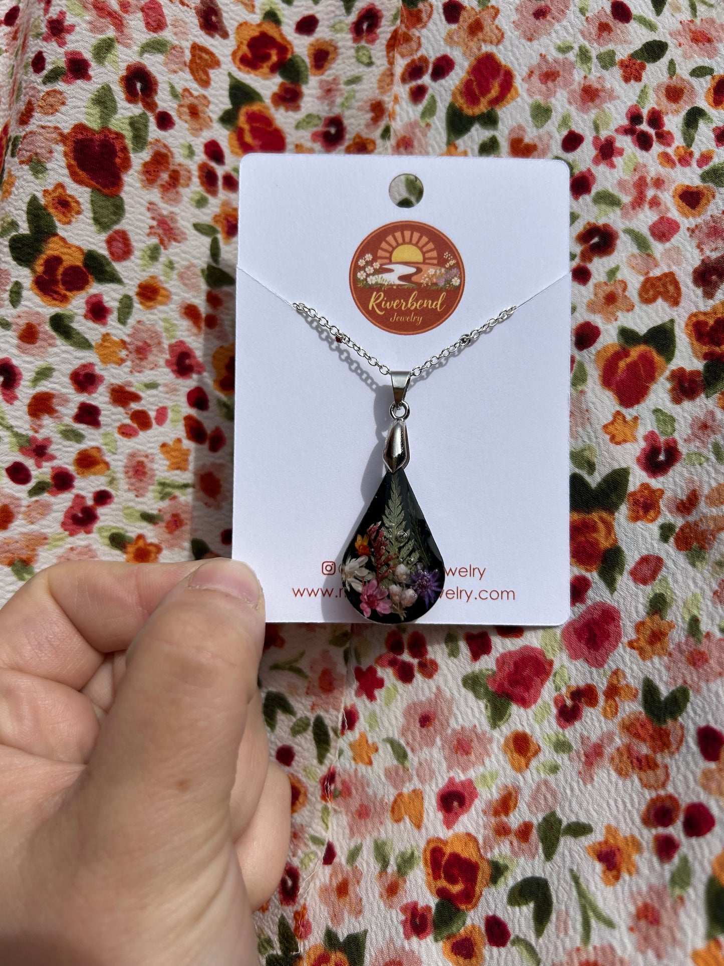 Handcrafted Botanical Resin Necklace with Real Pressed Flowers