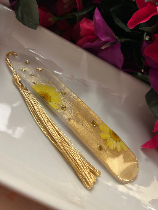 Golden Daisy Bookmark
