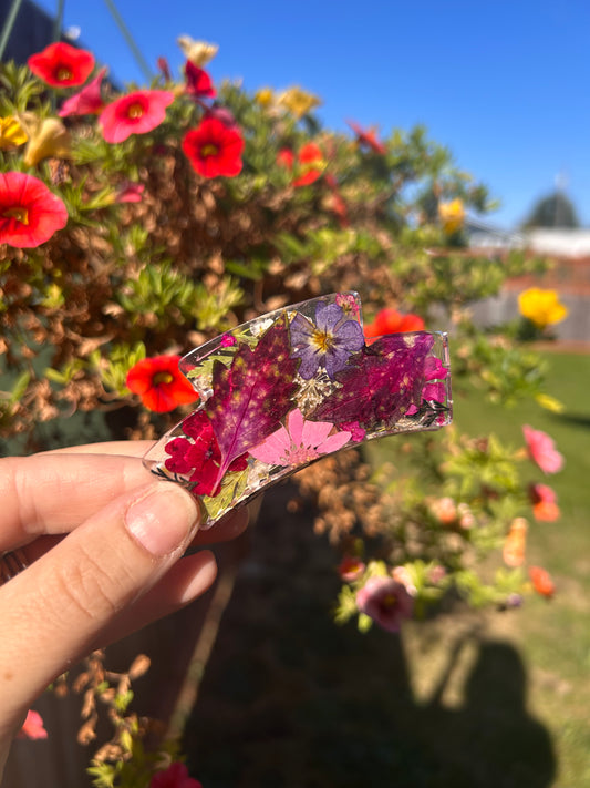 Botanical claw clip ￼
