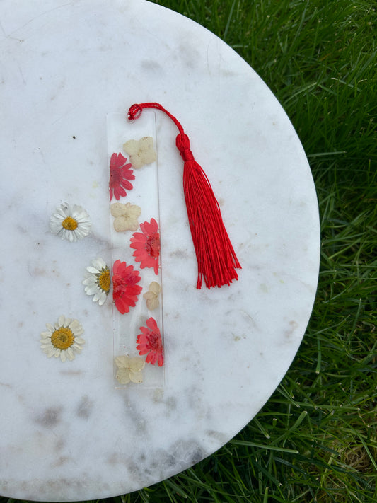 Red & White Daisy Bookmark