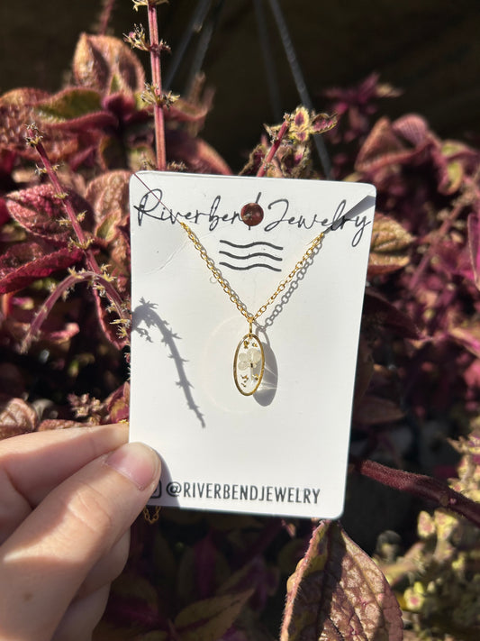 Queen Annes Lace Oval Necklace